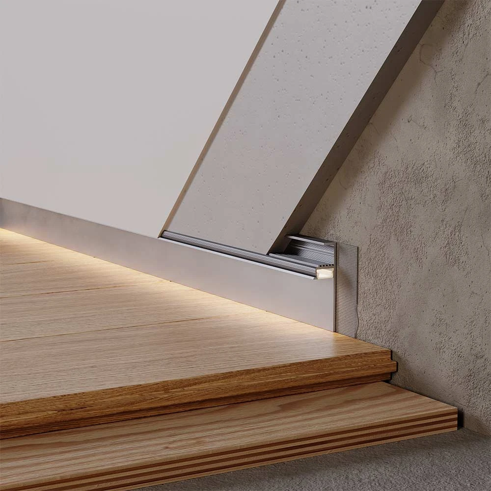 [woo:1100] Плінтус прихованого монтажу 50x15x2700 мм анодований з LED